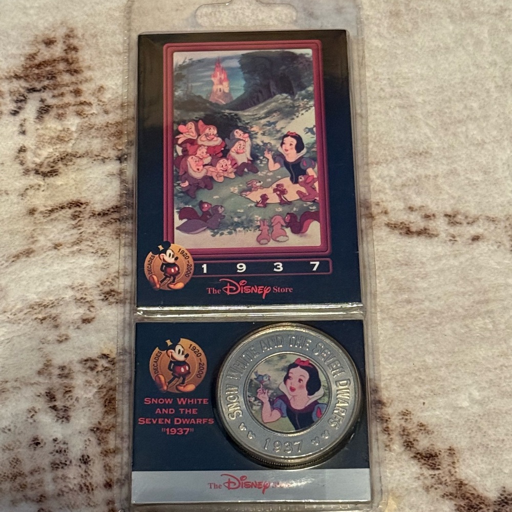 Disney Snow White and Dwarfs 1937 Coin Set with Card